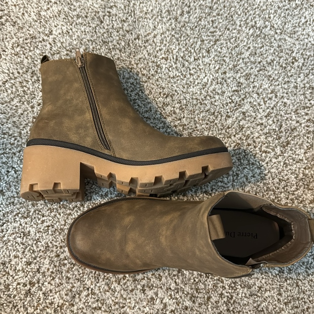 Boots - Picture 3 of 3